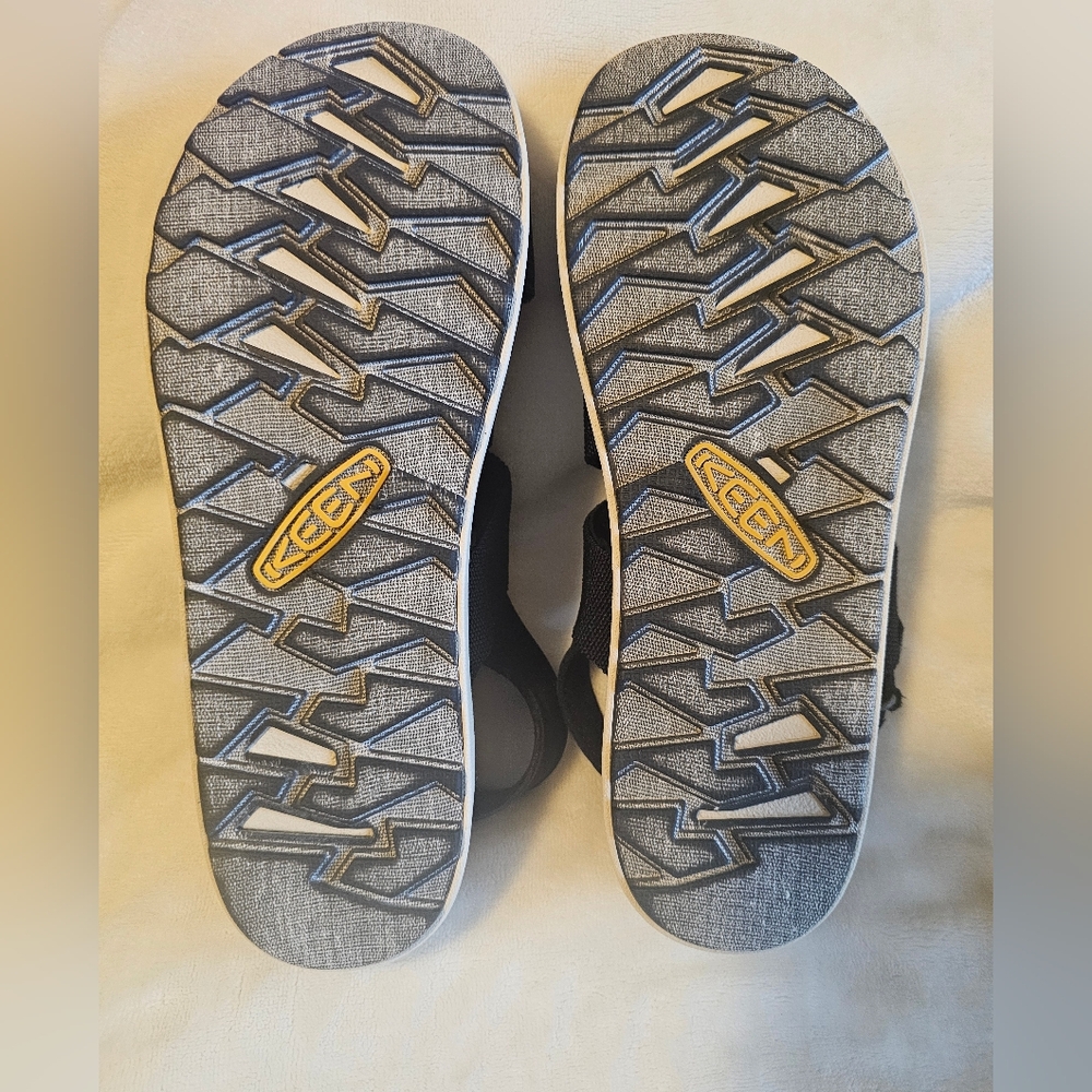 Women's KEEN Elle Criss Cross Sandals - Picture 7 of 8